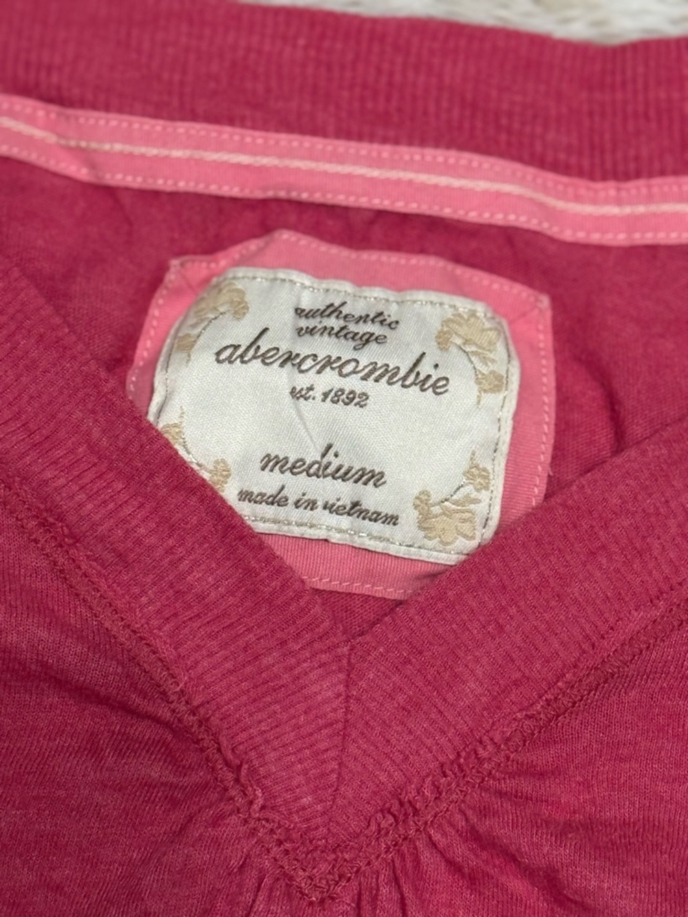 GRAIL Authentic Vintage Abercrombie & Fitch pink long sleeve top
